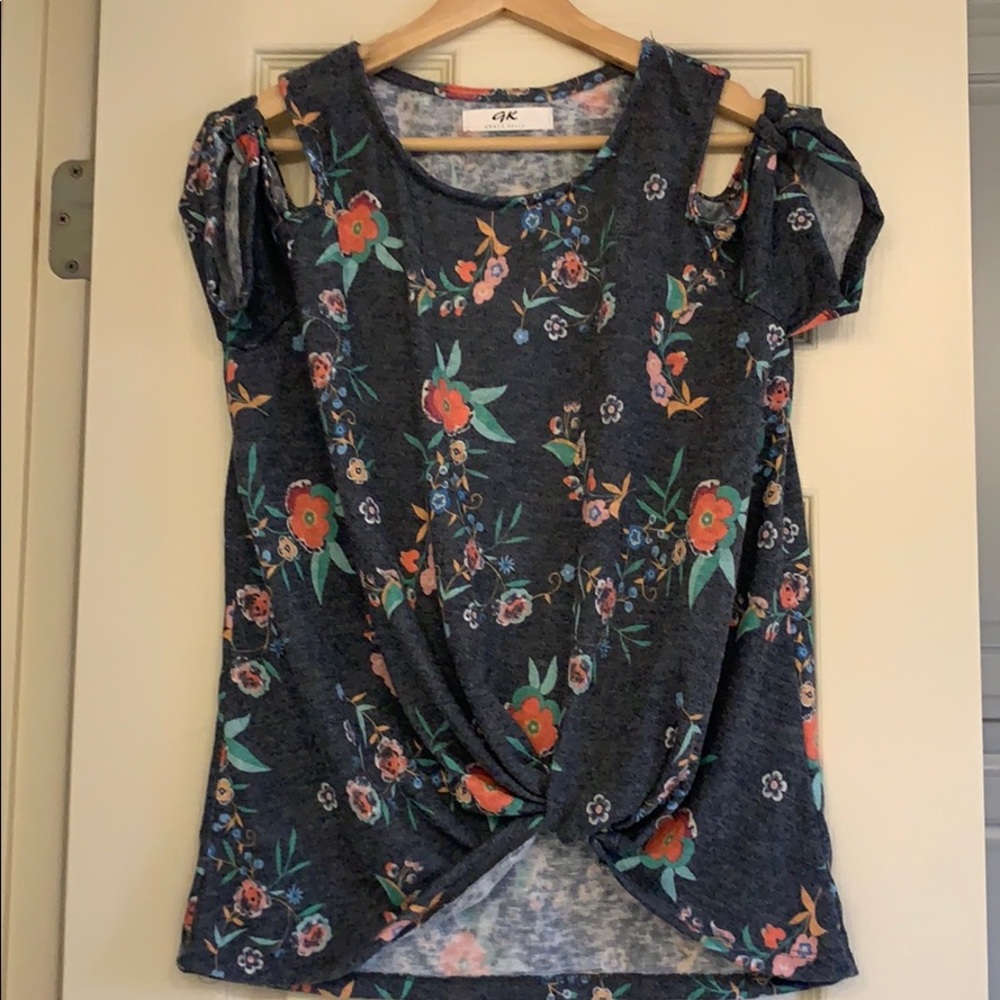 Boutique cold shoulder top